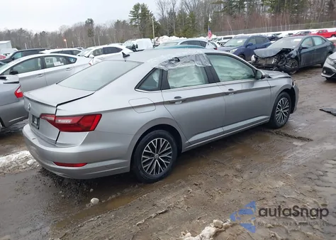 2021 Volkswagen Jetta 1.4T R-Line/1.4T S z USA, uszkodzony, nr VIN 3VWN57BU6MM014534